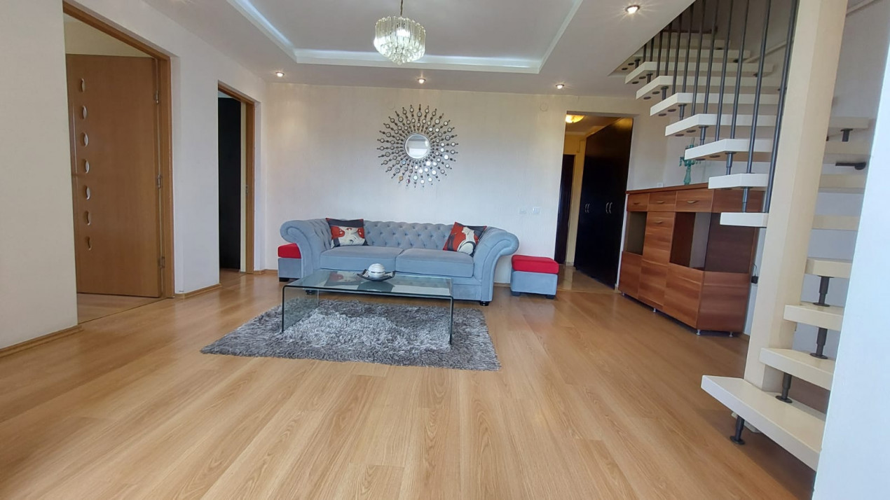 Apartament 4 camere zona Strand 