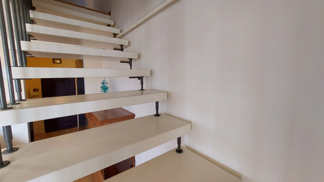 Apartament 4 camere zona Strand 