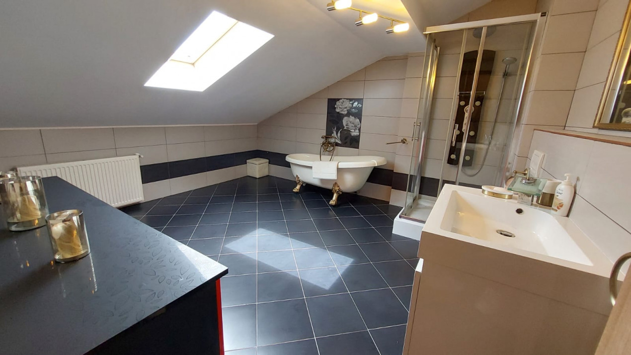 Apartament 4 camere zona Strand 