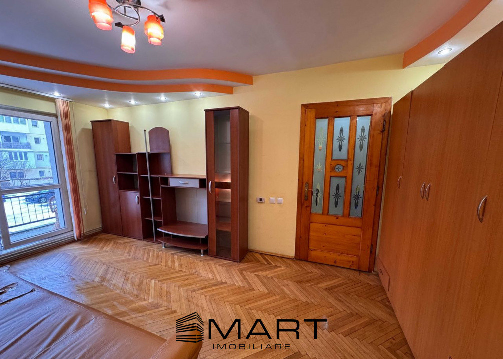 Apartament 3 camere zona Valea Aurie 