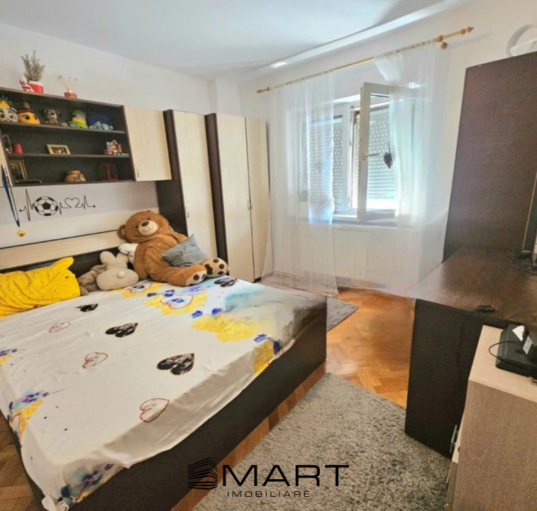 Apartament 3 camere decomandat zona Hipodrom 