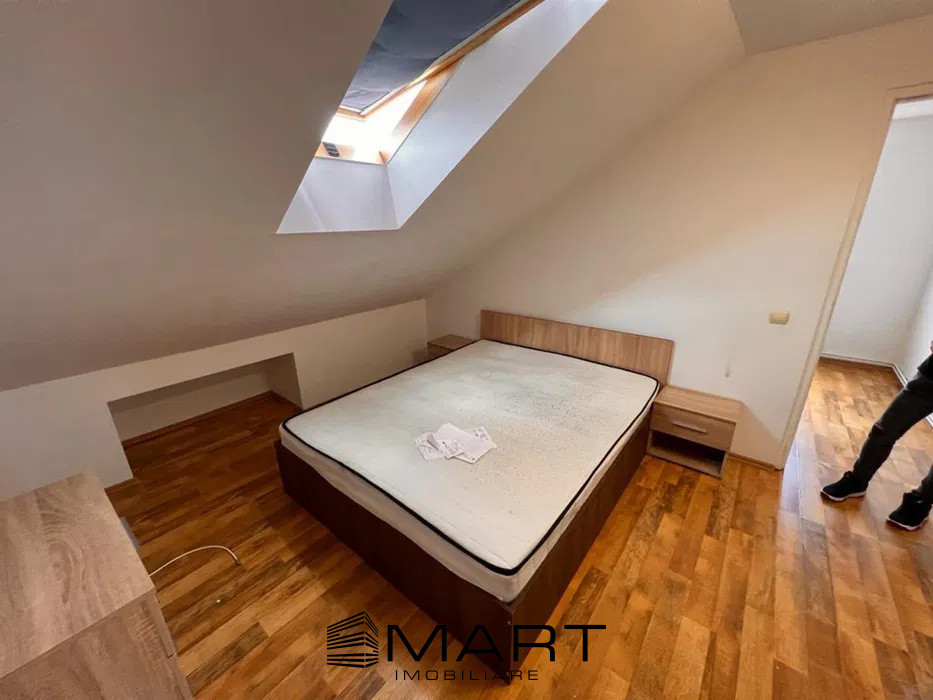 Apartament la mansarda zona Valea Aurie