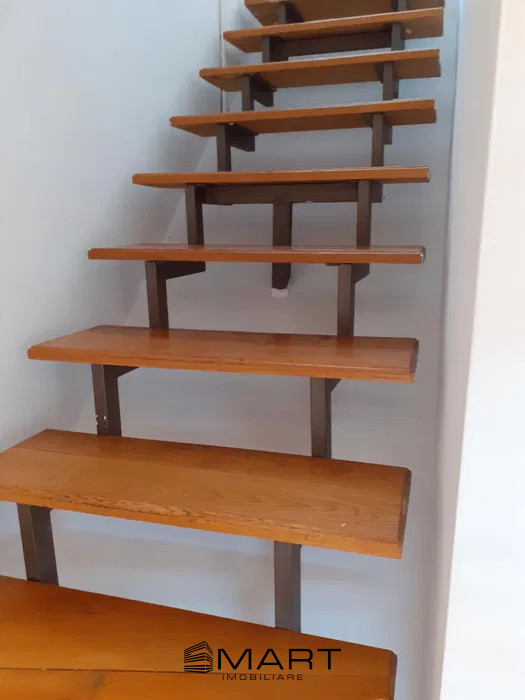 Apartament la mansarda zona Valea Aurie