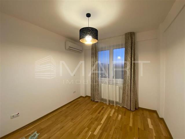 Apartament 4 camere zona Mihai Viteazu