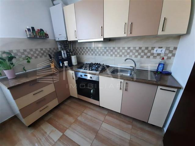Apartament 3 camere decomandat 70mp Zona Selimbar