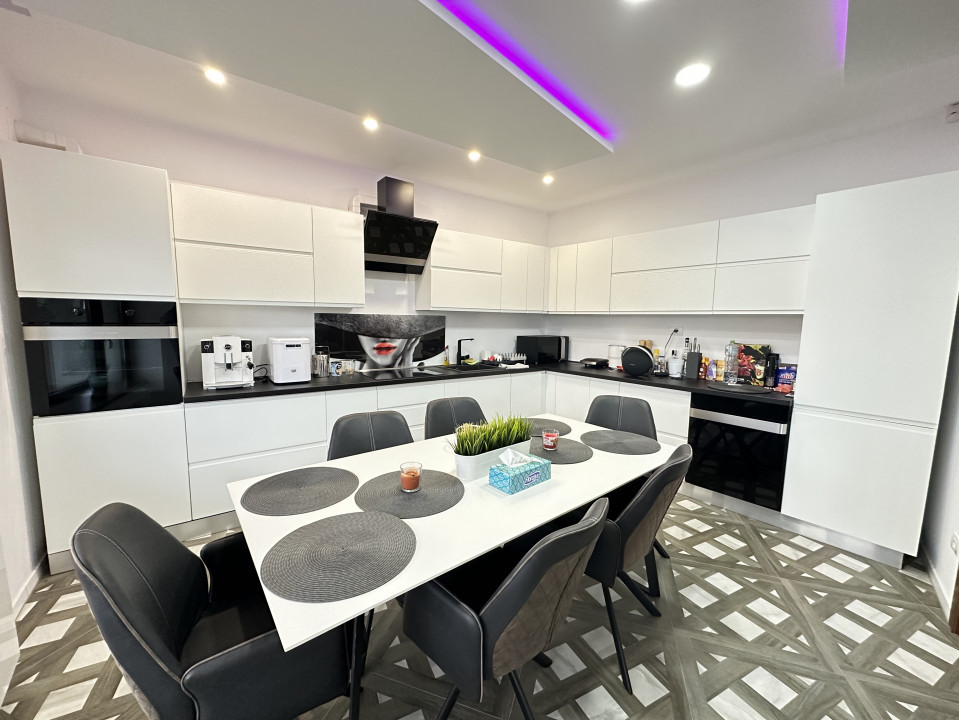 Casa de lux cu 5 camere piscina + sauna + jacuzzi + 2000mp teren Cisnadie