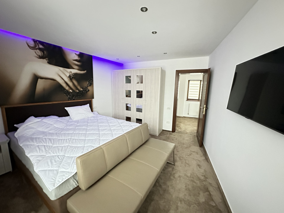 Casa de lux cu 5 camere piscina + sauna + jacuzzi + 2000mp teren Cisnadie