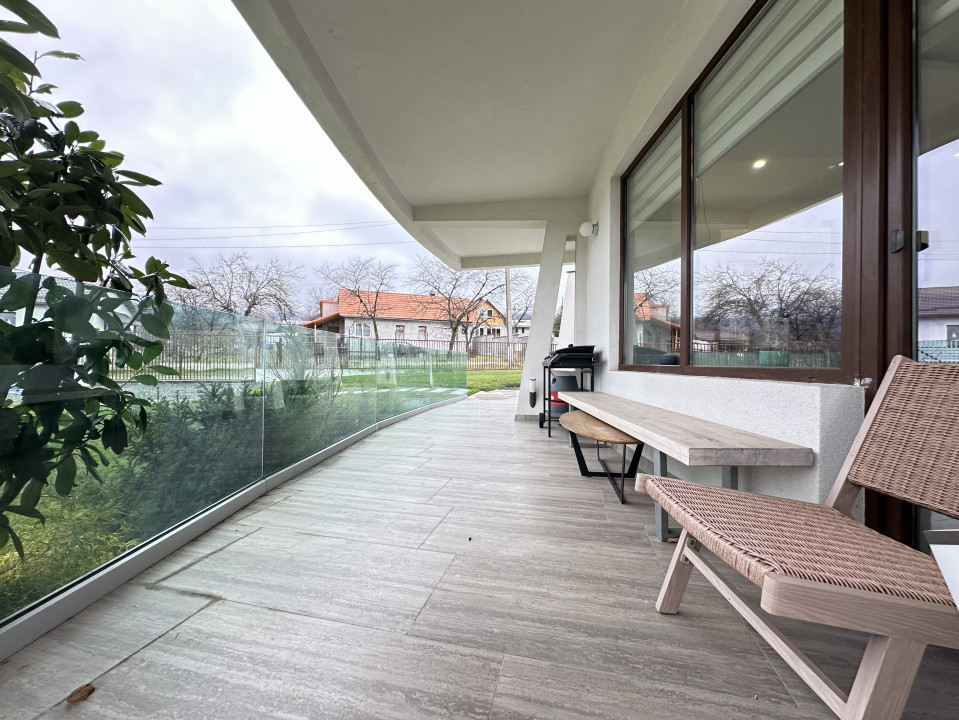 Casa de lux cu 5 camere piscina + sauna + jacuzzi + 2000mp teren Cisnadie