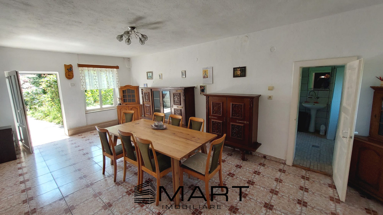 Casa cu 8 camere + 800mp teren Cisnadie zona Centrala