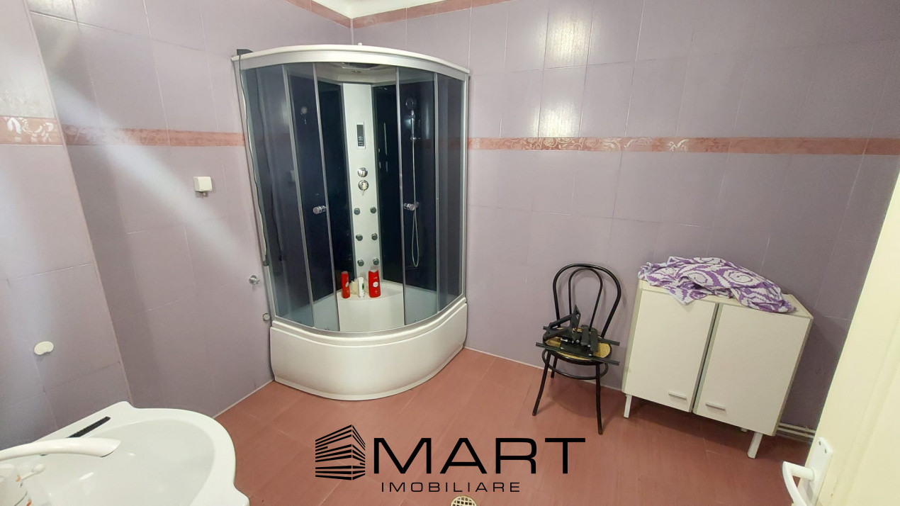 Casa cu 8 camere + 800mp teren Cisnadie zona Centrala