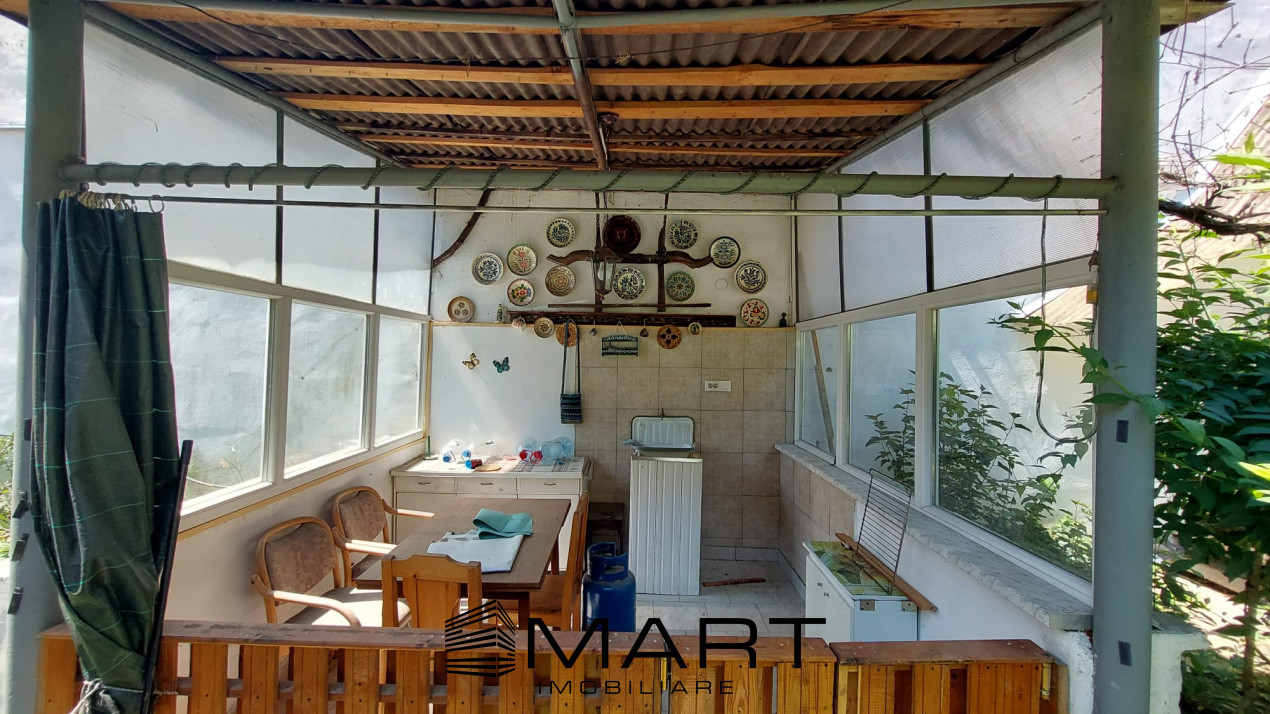 Casa cu 8 camere + 800mp teren Cisnadie zona Centrala