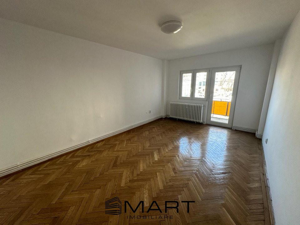 Apartament 3 camere decomandate, 2 bai, etaj 1, Calea Dumbravii