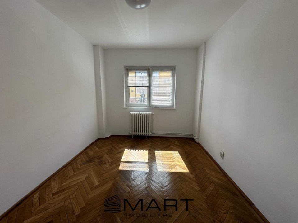 Apartament 3 camere decomandate, 2 bai, etaj 1, Calea Dumbravii