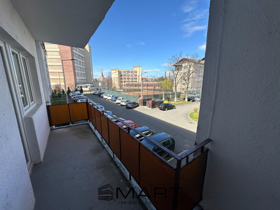 Apartament 3 camere decomandate, 2 bai, etaj 1, Calea Dumbravii