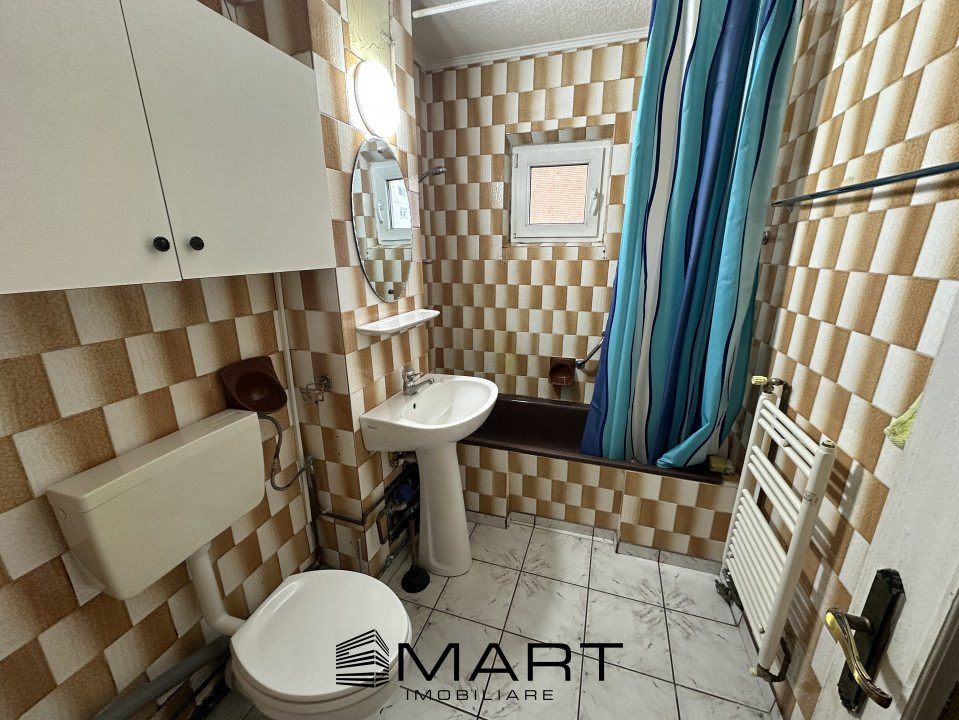 Apartament 4 camere decomandate et.1, str. Bihorului