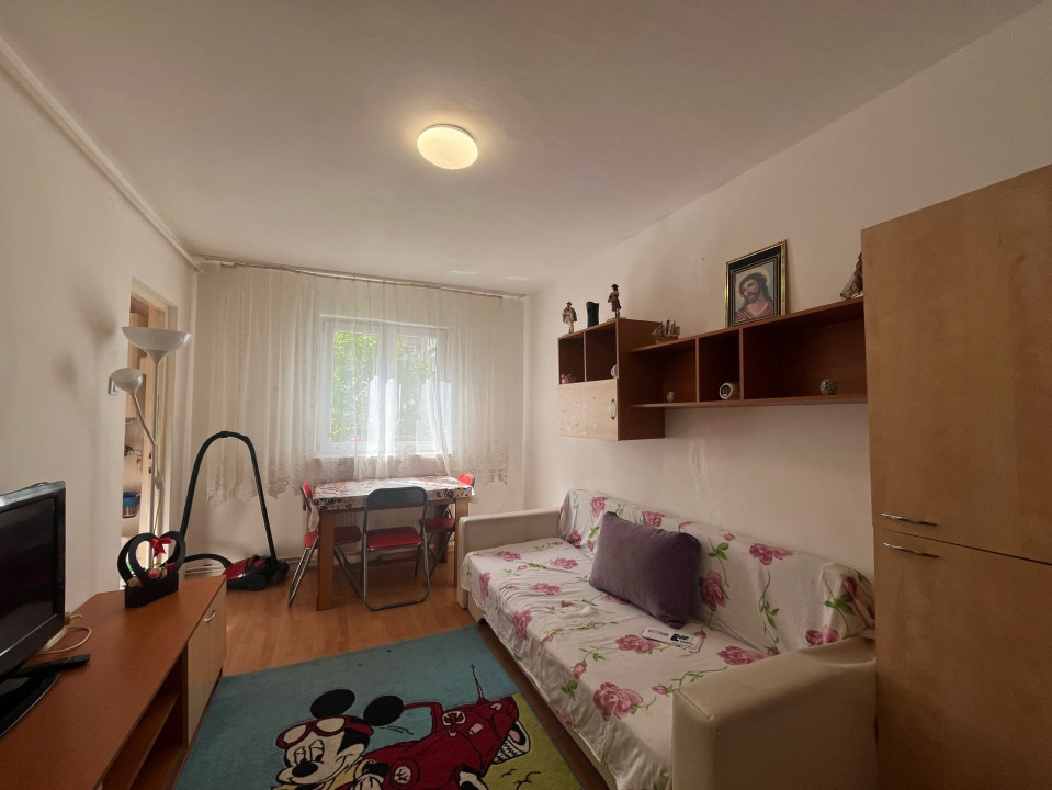 Garsoniera mobilata si utilata Broscarie