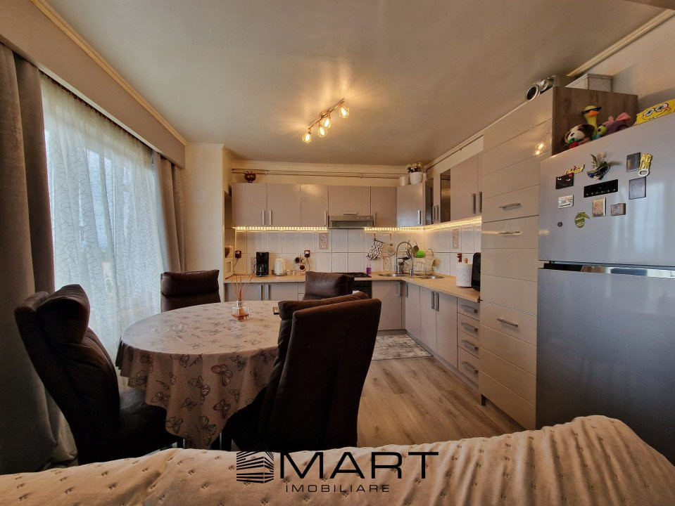 Apartament central 3 camere zona Politie